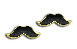 Brinco de bigode resinado na cor preta folheado a ouro